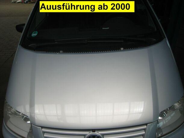 Foto: MOTORHAUBE eines VW Sharan 1.9 TDI GL