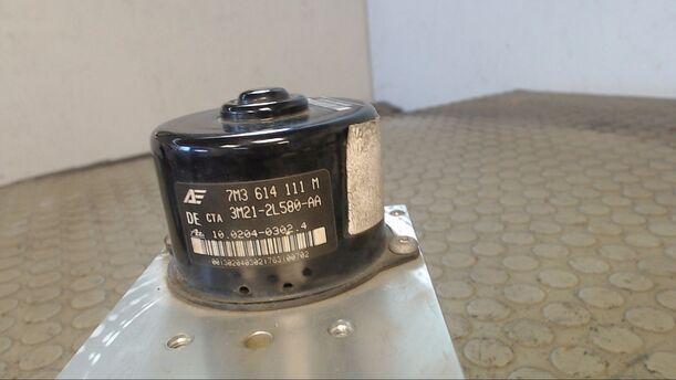 Foto: HAUPTBREMSAGGREGAT ABS eines VW Sharan 1.9 TDI GL