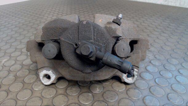 Foto: BREMSSATTEL VORN RECHTS eines Audi A3 2.0 TDI Sportback DPF acenta
