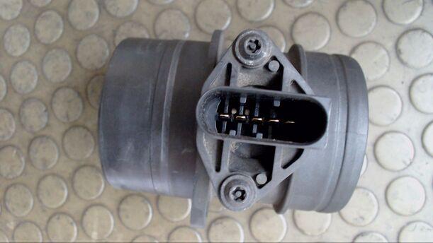 Foto: LUFTMASSENMESSER BOSCH eines Audi A3 2.0 TDI Sportback DPF GL