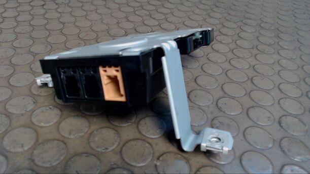 Foto: ANTENNENVERSTÄRKER / ANTENNENMODUL eines Audi A3 2.0 TDI Sportback DPF GL