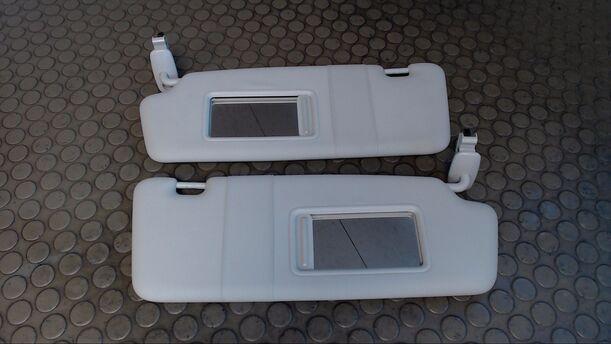 Foto: SONNENBLENDEN eines Audi A3 2.0 TDI Sportback DPF GL