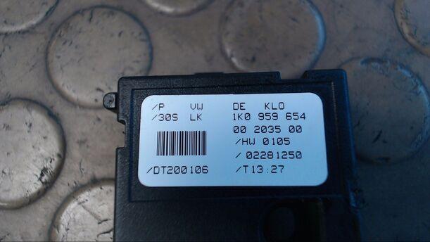 Foto: LENKWINKELSENSOR eines VW Touran 1.9 TDI GL