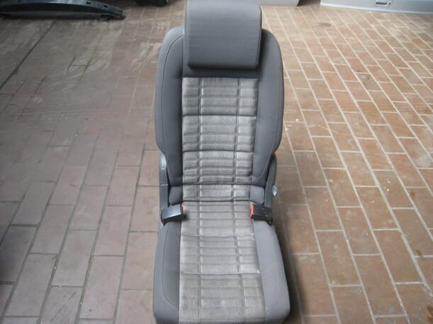 Foto: SITZ 2. REIHE MITTE eines VW Touran 1.9 TDI GL