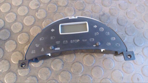 Foto: KOMBIINSTRUMENT/ DISPLAY eines Citroen C8 2.2 HDi acenta