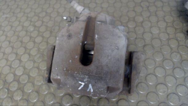 Foto: BREMSSATTEL VORN LINKS eines BMW 520i GL