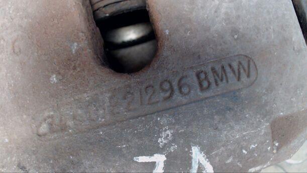 Foto: BREMSSATTEL VORN LINKS eines BMW 520i GL
