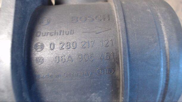 Foto: LUFTMASSENMESSER BOSCH eines VW Golf Variant 1.9 TDI GL