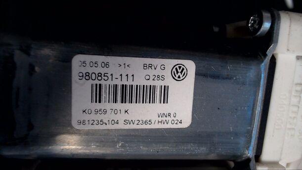Foto: FENSTERHEBER ELEKTRISCH VORN LINKS eines VW Passat Variant 2.0 TDI GL