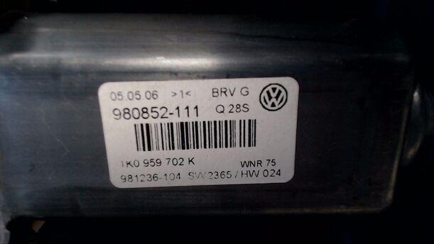 Foto: FENSTERHEBER ELEKTRISCH VORN RECHTS eines VW Passat Variant 2.0 TDI GL