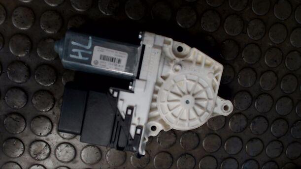 Foto: FENSTERHEBERMOTOR HINTEN LINKS eines VW Passat Variant 2.0 TDI GL
