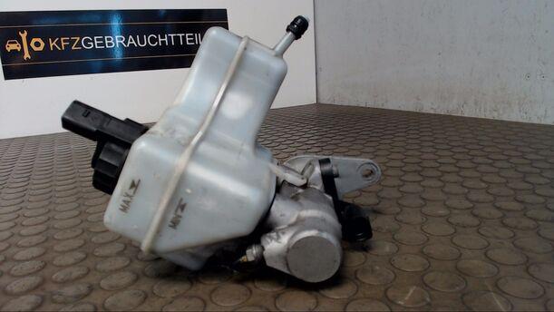 Foto: HAUPTBREMSZYLINDER eines VW Passat Variant 2.0 TDI GL