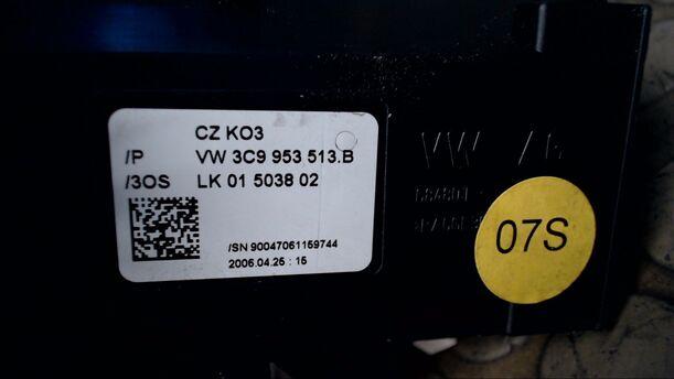 Foto: BLINKERSCHALTER / KOMBISCHALTER eines VW Passat Variant 2.0 TDI GL