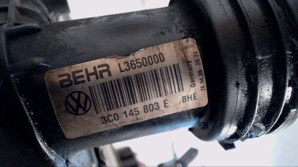 Foto: LADELUFTKÜHLER eines VW Passat Variant 2.0 TDI GL