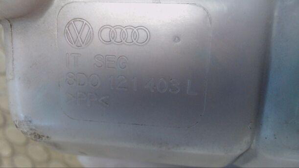 Foto: AUSGLEICHSBEHÄLTER eines VW Passat Variant 1.9 TDI GL