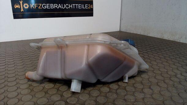 Foto: AUSGLEICHSBEHÄLTER eines VW Passat Variant 1.9 TDI GL