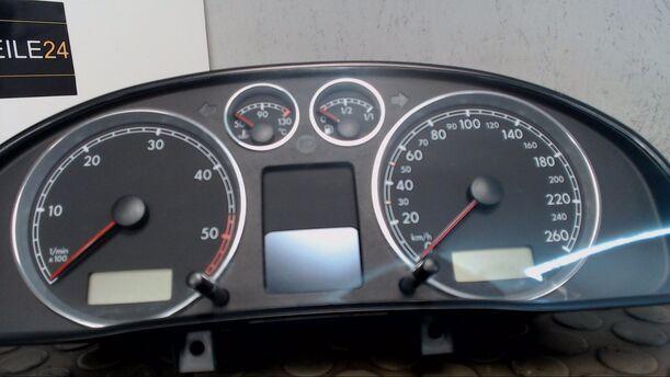 Foto: TACHOEINHEIT eines VW Passat Variant 1.9 TDI GL