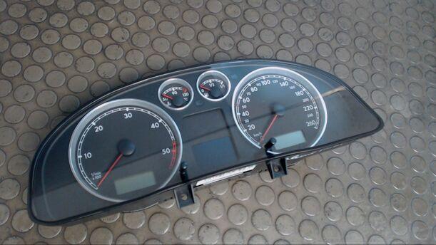 Foto: TACHOEINHEIT eines VW Passat Variant 1.9 TDI GL