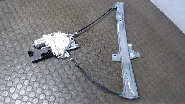 Foto: FENSTERHEBER VORNE RECHTS eines Peugeot 407 SW HDi 135 GL