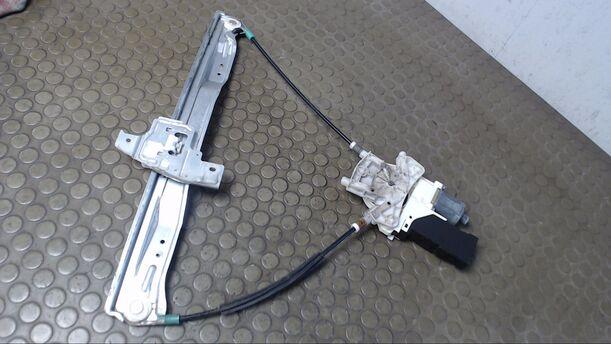 Foto: FENSTERHEBER VORNE RECHTS eines Peugeot 407 SW HDi 135 GL