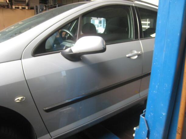 Foto: TÜR VORN LINKS eines Peugeot 407 SW HDi 135 GL