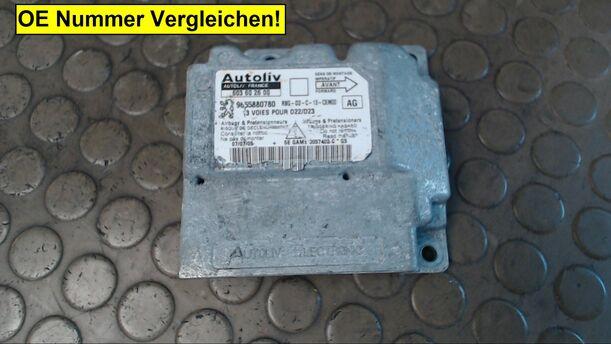 Foto: STEUERGERÄT AIRBAG eines Peugeot 407 SW HDi 135 GL