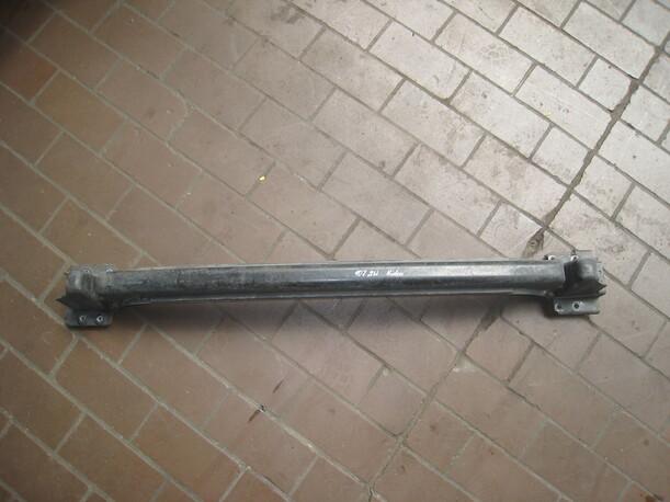 Foto: VERSTÄRKUNG HINTEN eines Peugeot 407 SW HDi 135 GL