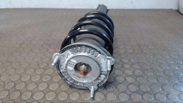 Foto: FEDERBEIN VORNE LINKS eines Peugeot 407 SW HDi 135 GL