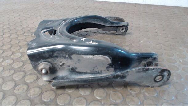 Foto: QUERLENKER OBEN RECHTS VORNE eines Peugeot 407 SW HDi 135 GL