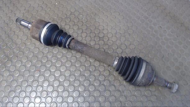 Foto: ANTRIEBSWELLE LINKS eines Peugeot 407 SW HDi 135 GL