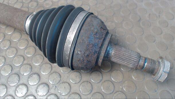 Foto: ANTRIEBSWELLE LINKS eines Peugeot 407 SW HDi 135 GL