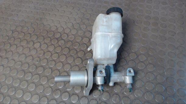 Foto: HAUPTBREMSZYLINDER eines Peugeot 407 SW HDi 135 GL