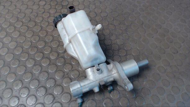 Foto: HAUPTBREMSZYLINDER eines Peugeot 407 SW HDi 135 GL