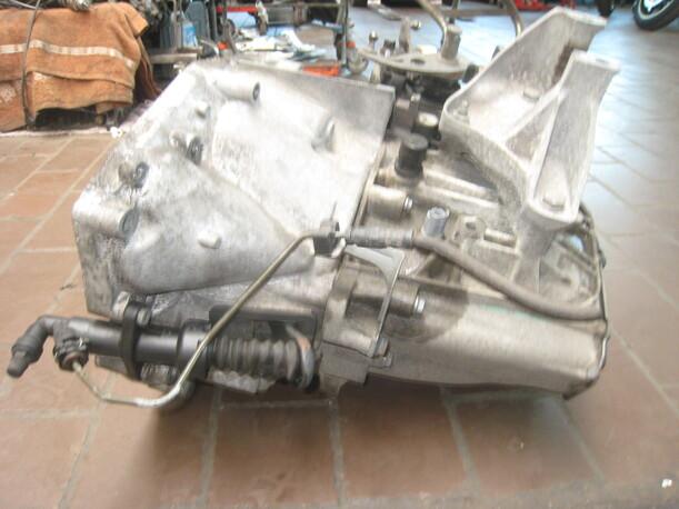 Foto: SCHALTGETRIEBE 6-GANG eines Peugeot 407 SW HDi 135 GL