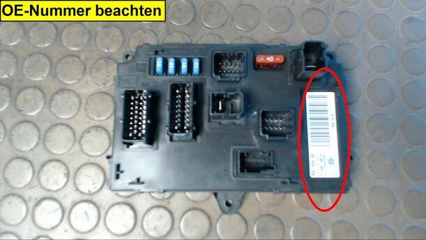 Foto: SICHERUNGSKASTEN eines Peugeot 407 SW HDi 135 GL