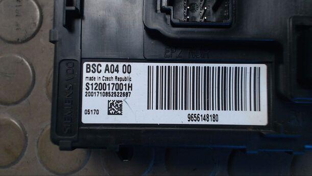 Foto: SICHERUNGSKASTEN eines Peugeot 407 SW HDi 135 GL