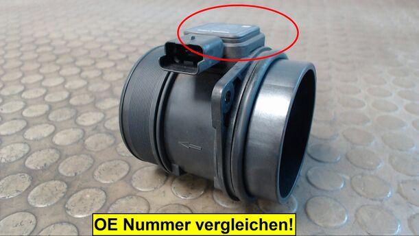 Foto: LUFTMASSENMESSER SIEMENS eines Peugeot 407 SW HDi 135 GL