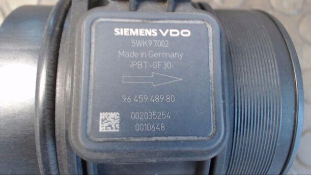 Foto: LUFTMASSENMESSER SIEMENS eines Peugeot 407 SW HDi 135 GL