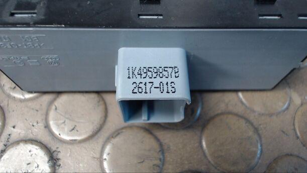 Foto: FENSTERHEBERSCHALTER eines VW Passat Variant 2.0 TDI GL