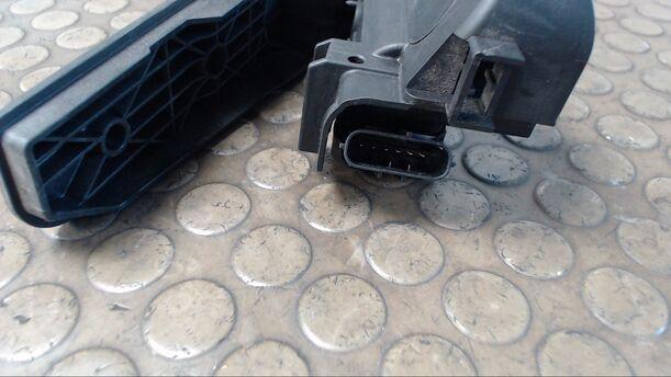 Foto: GASPEDAL eines VW Passat Variant 2.0 TDI GL