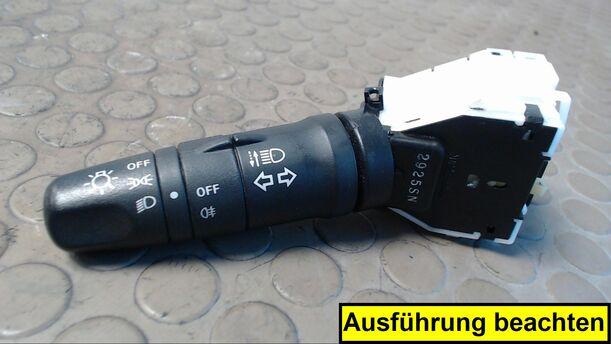 Foto: BLINKSCHALTER/KOMBISCHALTER eines Nissan NV200 1.5 EU5 GL