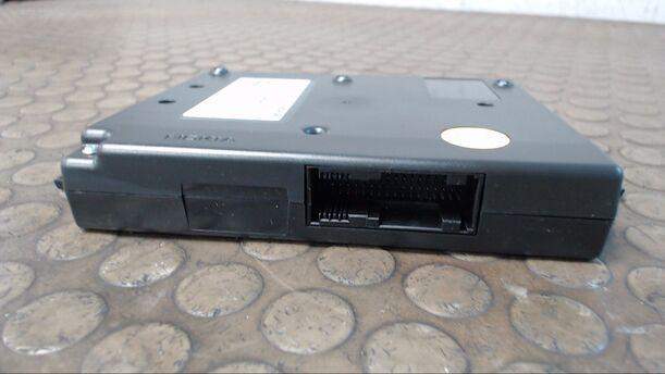 Foto: BLUETOOTH STEUERGERÄT/ INTERFACEBOX eines VW Passat Variant 2.0 TDI GL