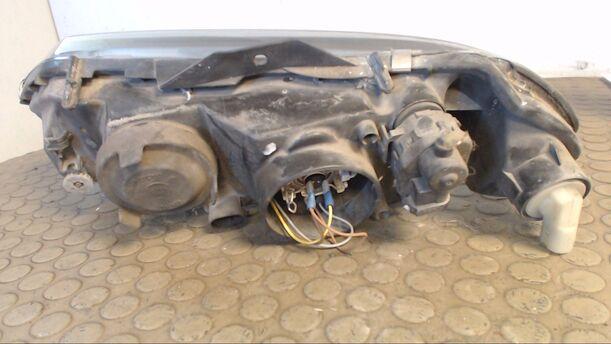 Foto: SCHEINWERFER RECHTS eines Renault Laguna Grandtour 1.6 16V GL