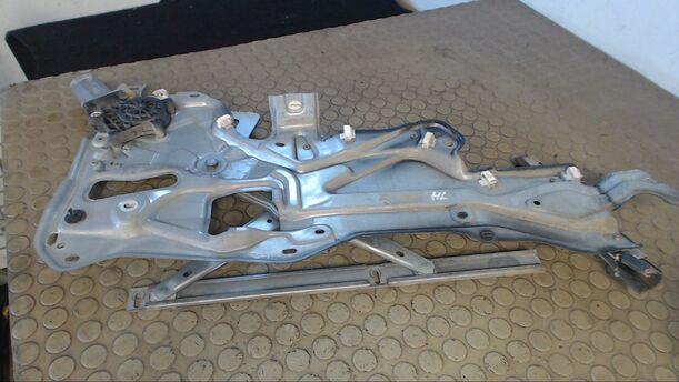 Foto: FENSTERHEBER ELEKTR HINTEN LINKS eines Renault Laguna Grandtour 1.6 16V GL