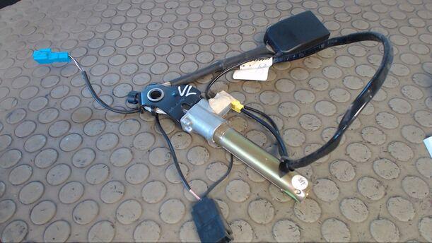 Foto: GURTSTRAFFER VORN LINKS eines Renault Laguna Grandtour 1.6 16V GL