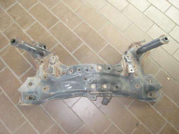 Foto: ACHSKÖRPER VORN eines Daihatsu Cuore 1.0 GL
