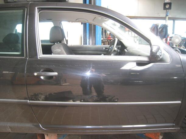 Foto: TÜR VORN RECHTS (2/3-Türer) eines VW Golf 1.6 GL
