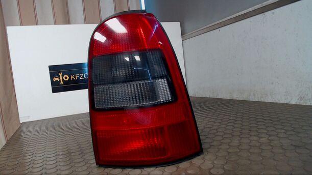 Foto: HECKLEUCHTE / RÜCKLICHT RECHTS eines Opel Vectra 1.8 Caravan GL