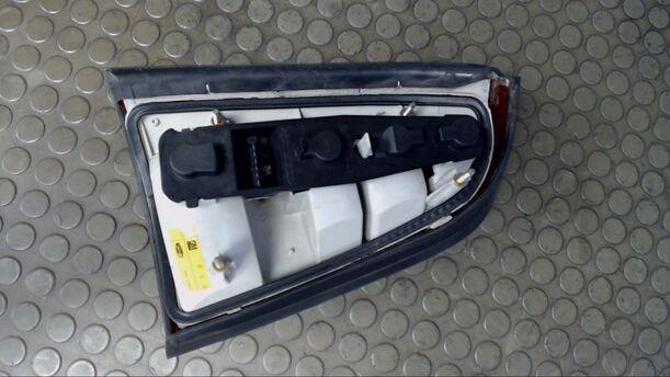 Foto: HECKLEUCHTE / RÜCKLICHT RECHTS eines Opel Vectra 1.8 Caravan GL