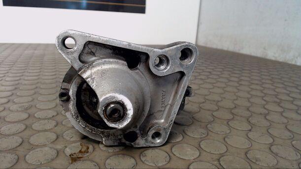 Foto: ANLASSER / STARTER BOSCH eines Renault Clio GL